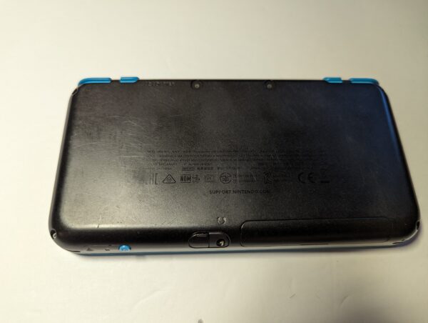 "New" 2DS XL - Black - Image 2